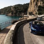 Ferraris numa auto estrada italiana.